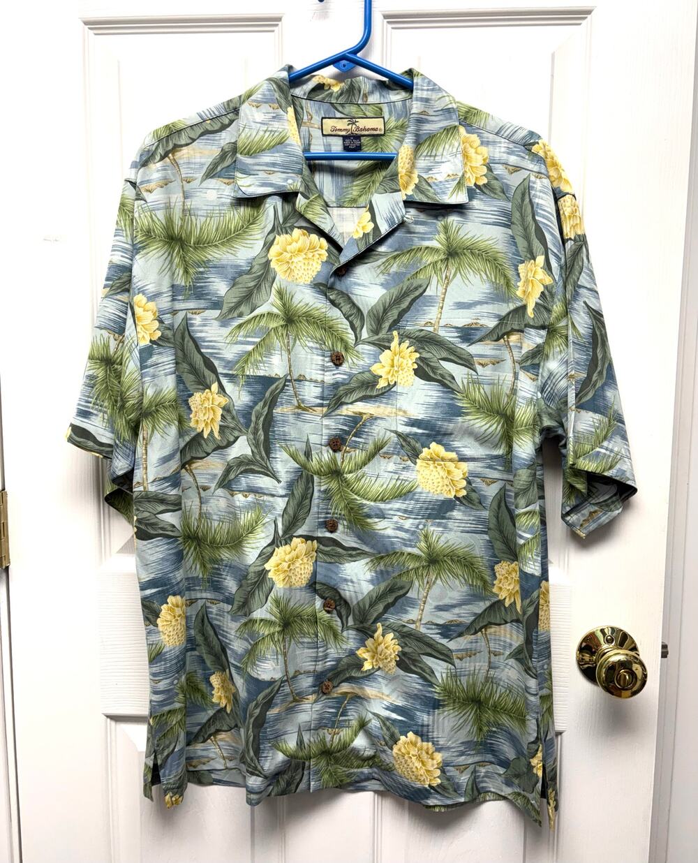 Tommy Bahama Shirt 100% Silk Hawaiian Men’s Medium Blue Green Tropical Camp